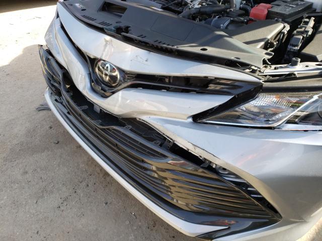 Photo 8 VIN: 4T1B11HK2JU155897 - TOYOTA CAMRY 