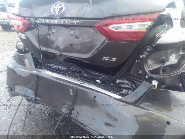 Photo 5 VIN: 4T1B11HK2JU158685 - TOYOTA CAMRY 