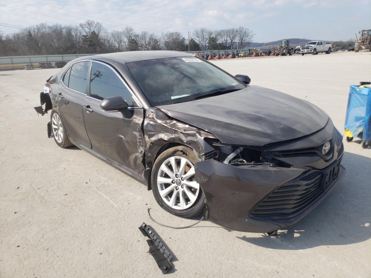 Photo 3 VIN: 4T1B11HK2JU158895 - TOYOTA CAMRY 