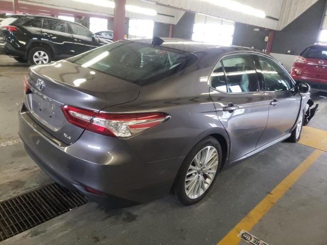 Photo 2 VIN: 4T1B11HK2JU503763 - TOYOTA CAMRY L 