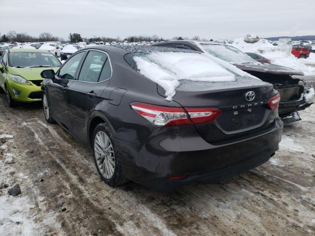 Photo 2 VIN: 4T1B11HK2JU513810 - TOYOTA CAMRY L 