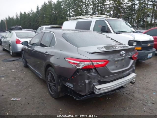 Photo 2 VIN: 4T1B11HK2JU553224 - TOYOTA CAMRY 