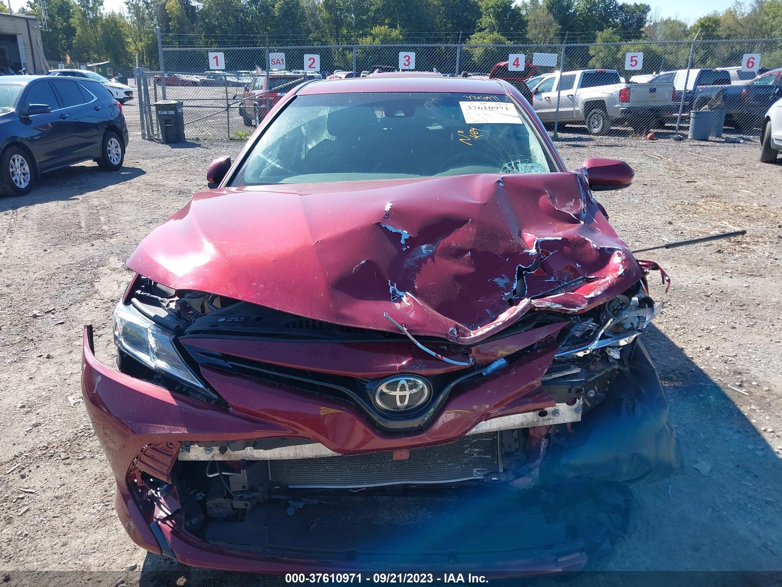 Photo 11 VIN: 4T1B11HK2JU555393 - TOYOTA CAMRY 