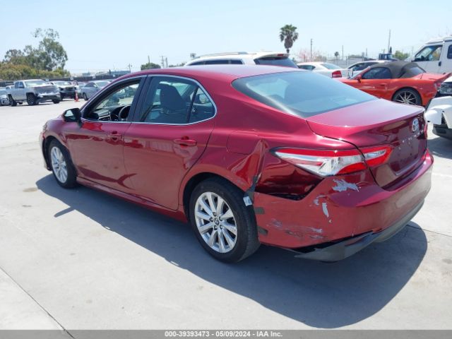 Photo 2 VIN: 4T1B11HK2JU560111 - TOYOTA CAMRY 