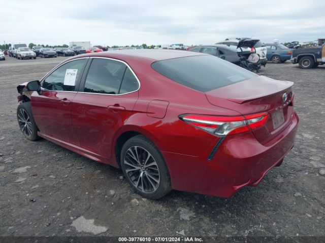 Photo 2 VIN: 4T1B11HK2JU562943 - TOYOTA CAMRY 