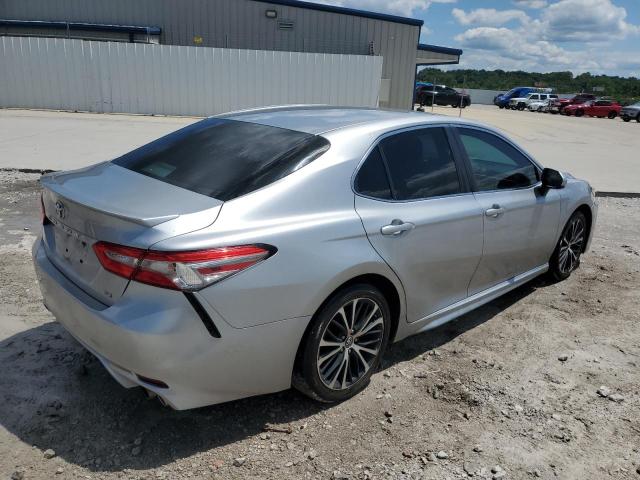 Photo 2 VIN: 4T1B11HK2JU581573 - TOYOTA CAMRY L 