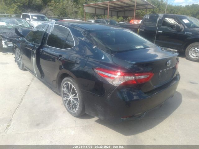 Photo 2 VIN: 4T1B11HK2JU581587 - TOYOTA CAMRY 