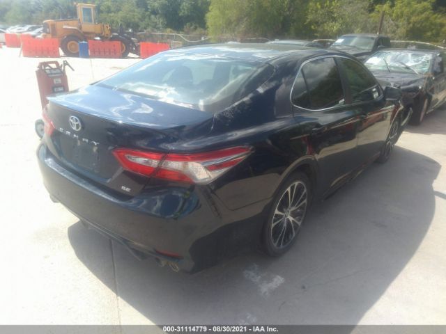 Photo 3 VIN: 4T1B11HK2JU581587 - TOYOTA CAMRY 