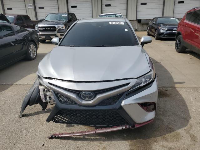 Photo 4 VIN: 4T1B11HK2JU583484 - TOYOTA CAMRY L 