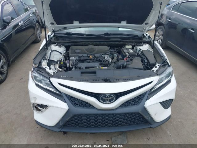 Photo 9 VIN: 4T1B11HK2JU583565 - TOYOTA CAMRY 