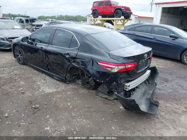 Photo 2 VIN: 4T1B11HK2JU584828 - TOYOTA CAMRY 