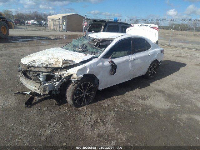 Photo 1 VIN: 4T1B11HK2JU586188 - TOYOTA CAMRY 