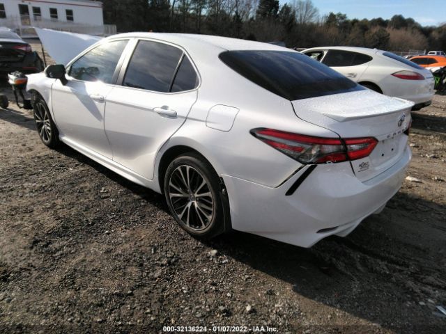 Photo 2 VIN: 4T1B11HK2JU587664 - TOYOTA CAMRY 