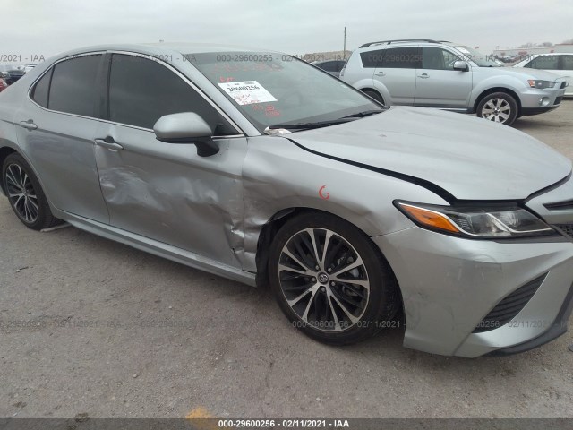 Photo 5 VIN: 4T1B11HK2JU591200 - TOYOTA CAMRY 