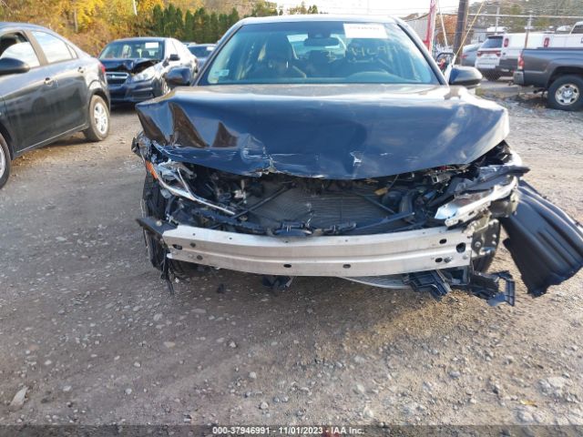 Photo 5 VIN: 4T1B11HK2JU592461 - TOYOTA CAMRY 