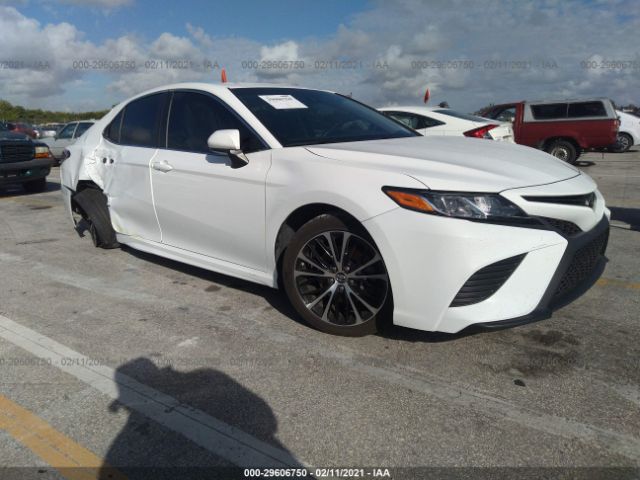 Photo 0 VIN: 4T1B11HK2JU600493 - TOYOTA CAMRY 