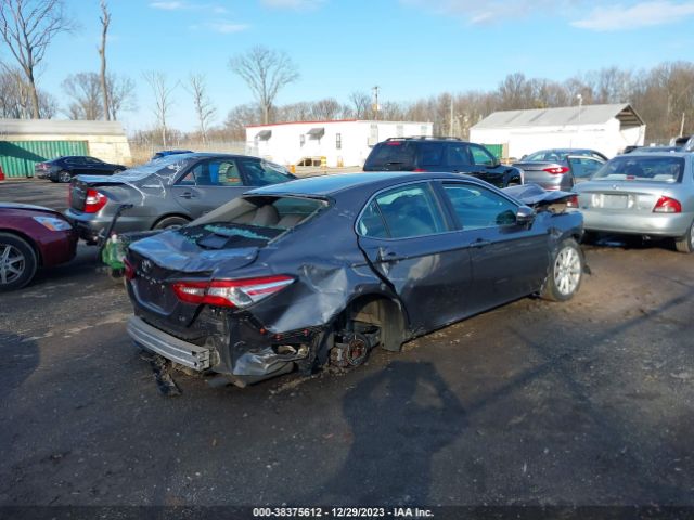 Photo 3 VIN: 4T1B11HK2JU613065 - TOYOTA CAMRY 