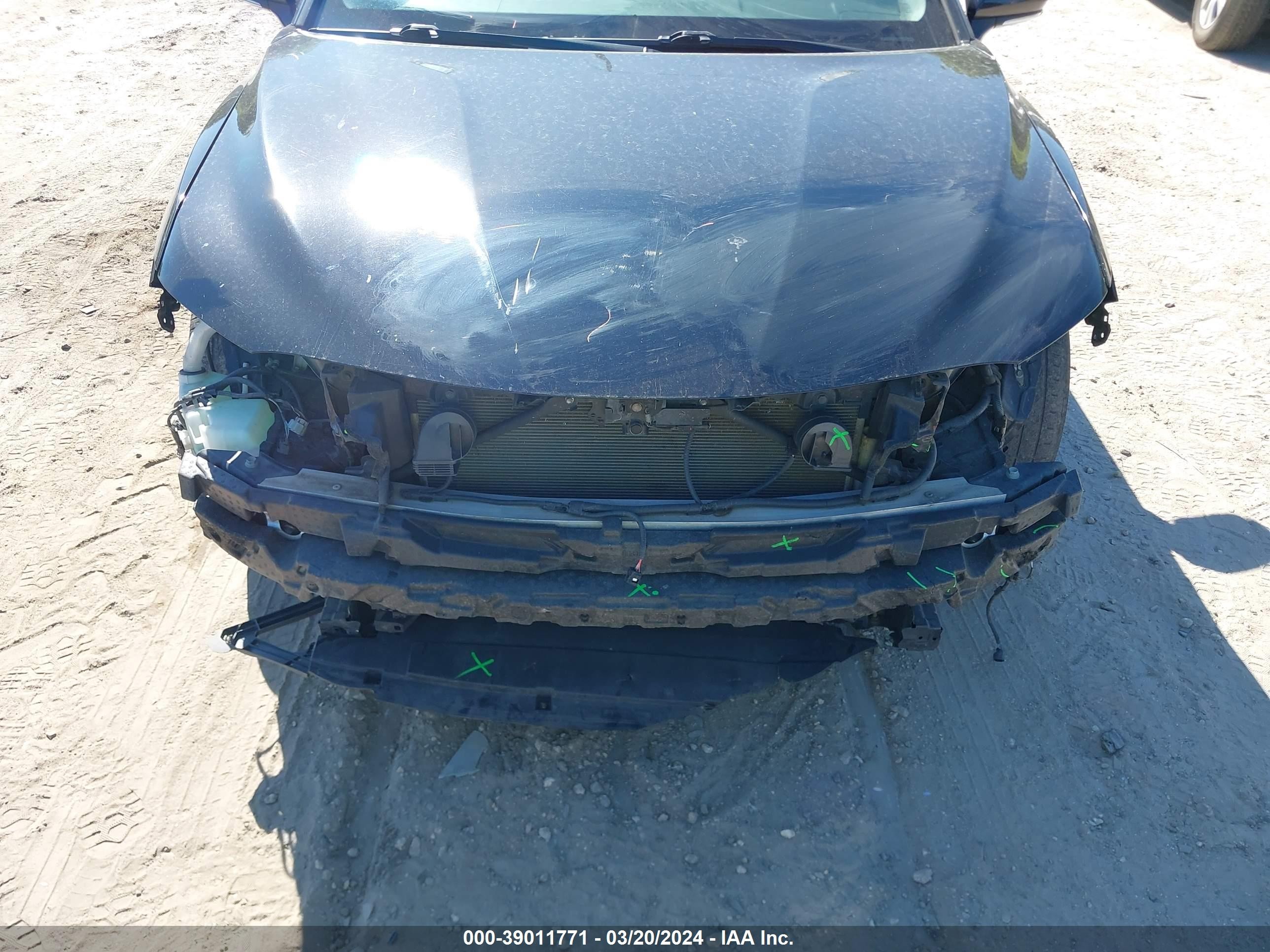 Photo 11 VIN: 4T1B11HK2JU622719 - TOYOTA CAMRY 