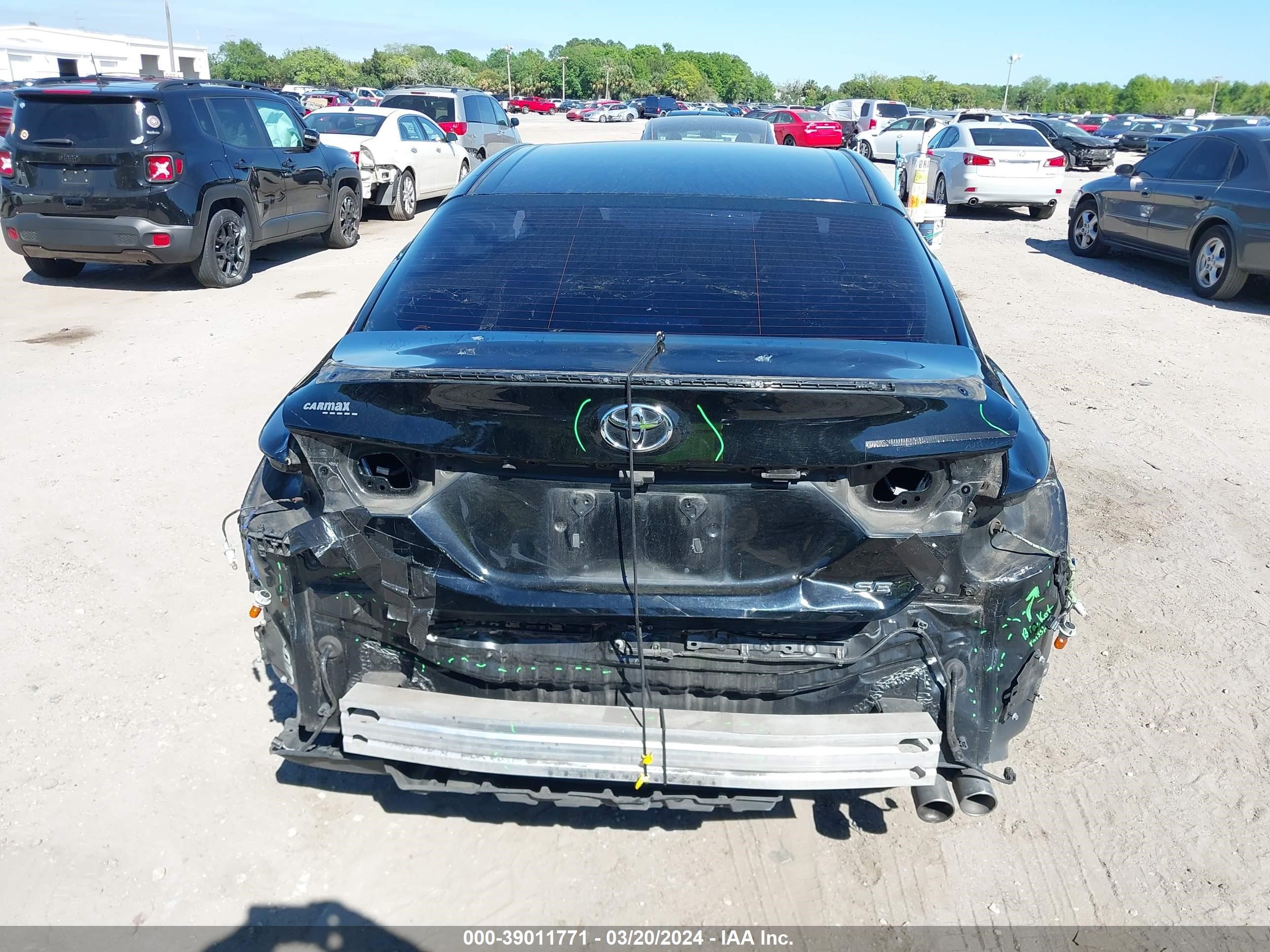 Photo 16 VIN: 4T1B11HK2JU622719 - TOYOTA CAMRY 