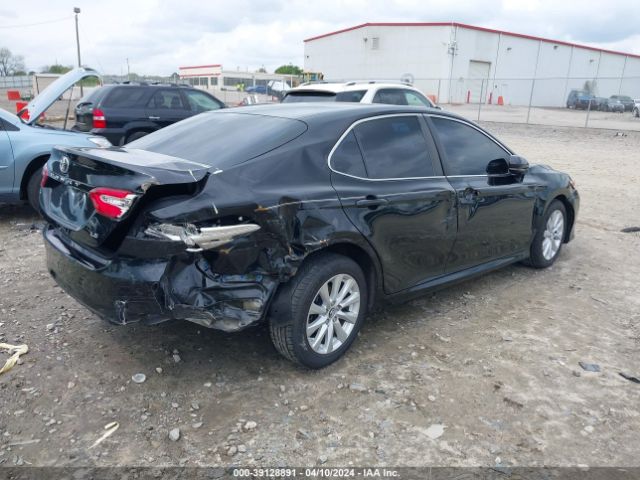 Photo 3 VIN: 4T1B11HK2JU634403 - TOYOTA CAMRY 