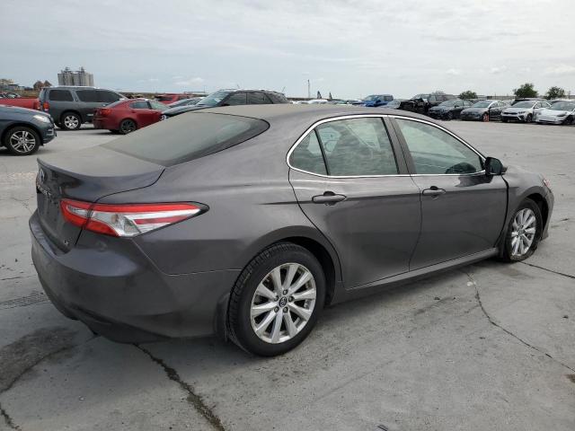 Photo 2 VIN: 4T1B11HK2JU637690 - TOYOTA CAMRY L 