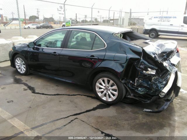 Photo 2 VIN: 4T1B11HK2JU654263 - TOYOTA CAMRY 