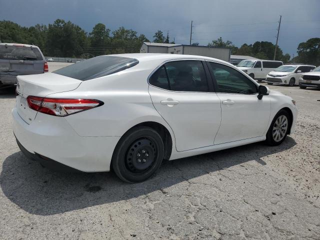 Photo 2 VIN: 4T1B11HK2JU665845 - TOYOTA CAMRY L 