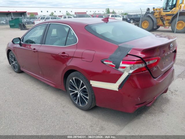 Photo 2 VIN: 4T1B11HK2JU666977 - TOYOTA CAMRY 