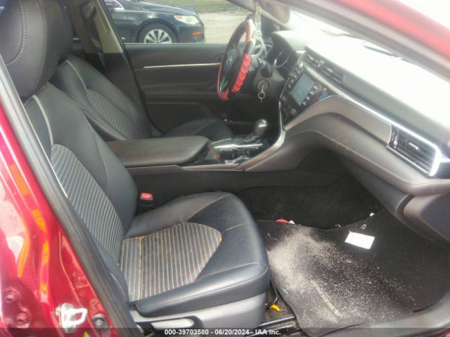 Photo 4 VIN: 4T1B11HK2JU667580 - TOYOTA CAMRY 