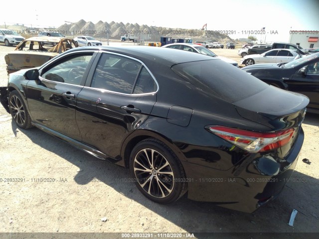 Photo 2 VIN: 4T1B11HK2JU670768 - TOYOTA CAMRY 