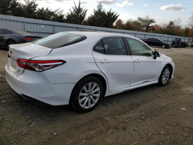 Photo 2 VIN: 4T1B11HK2JU673797 - TOYOTA CAMRY L 