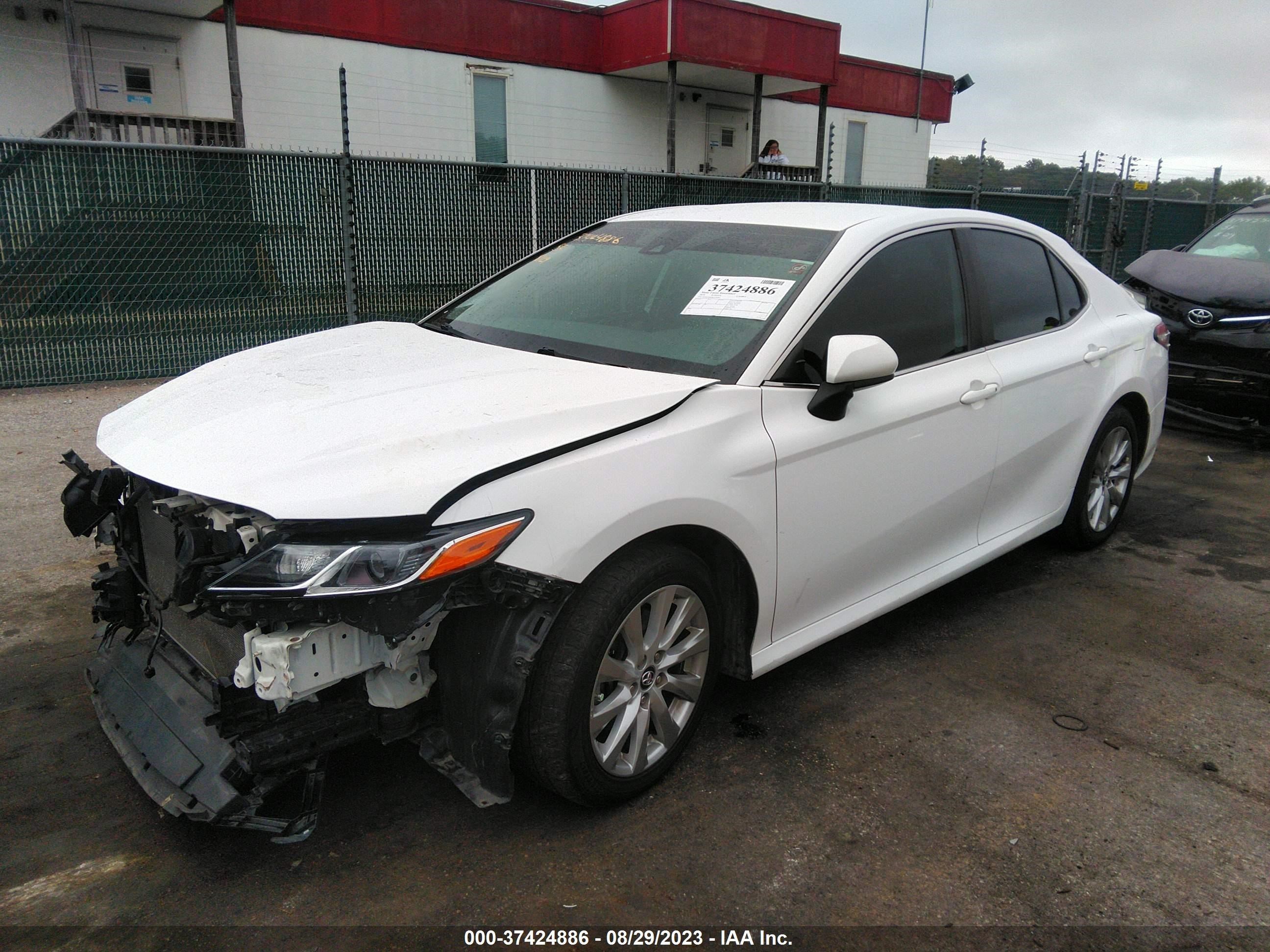 Photo 1 VIN: 4T1B11HK2KU230597 - TOYOTA CAMRY 