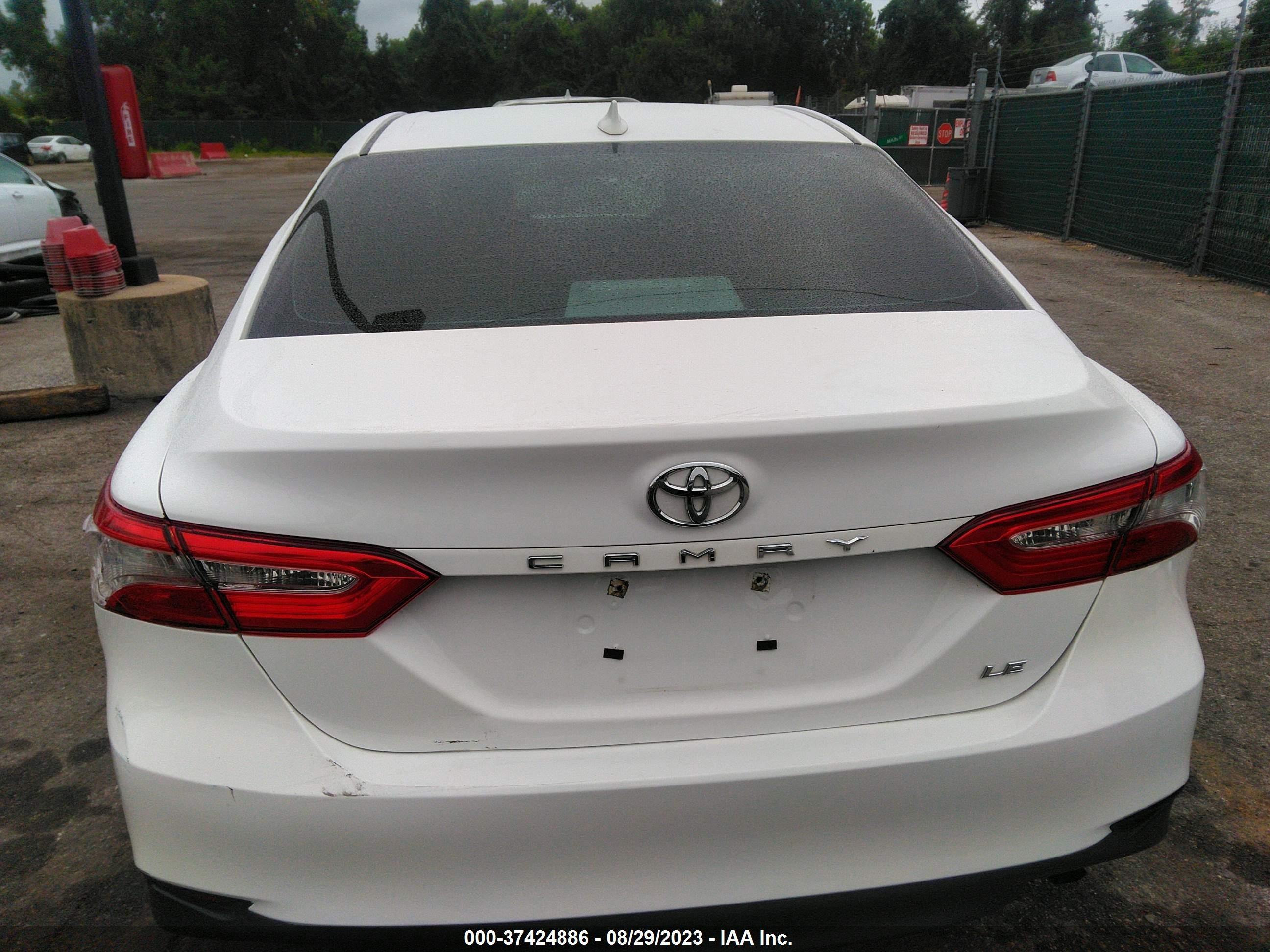 Photo 16 VIN: 4T1B11HK2KU230597 - TOYOTA CAMRY 