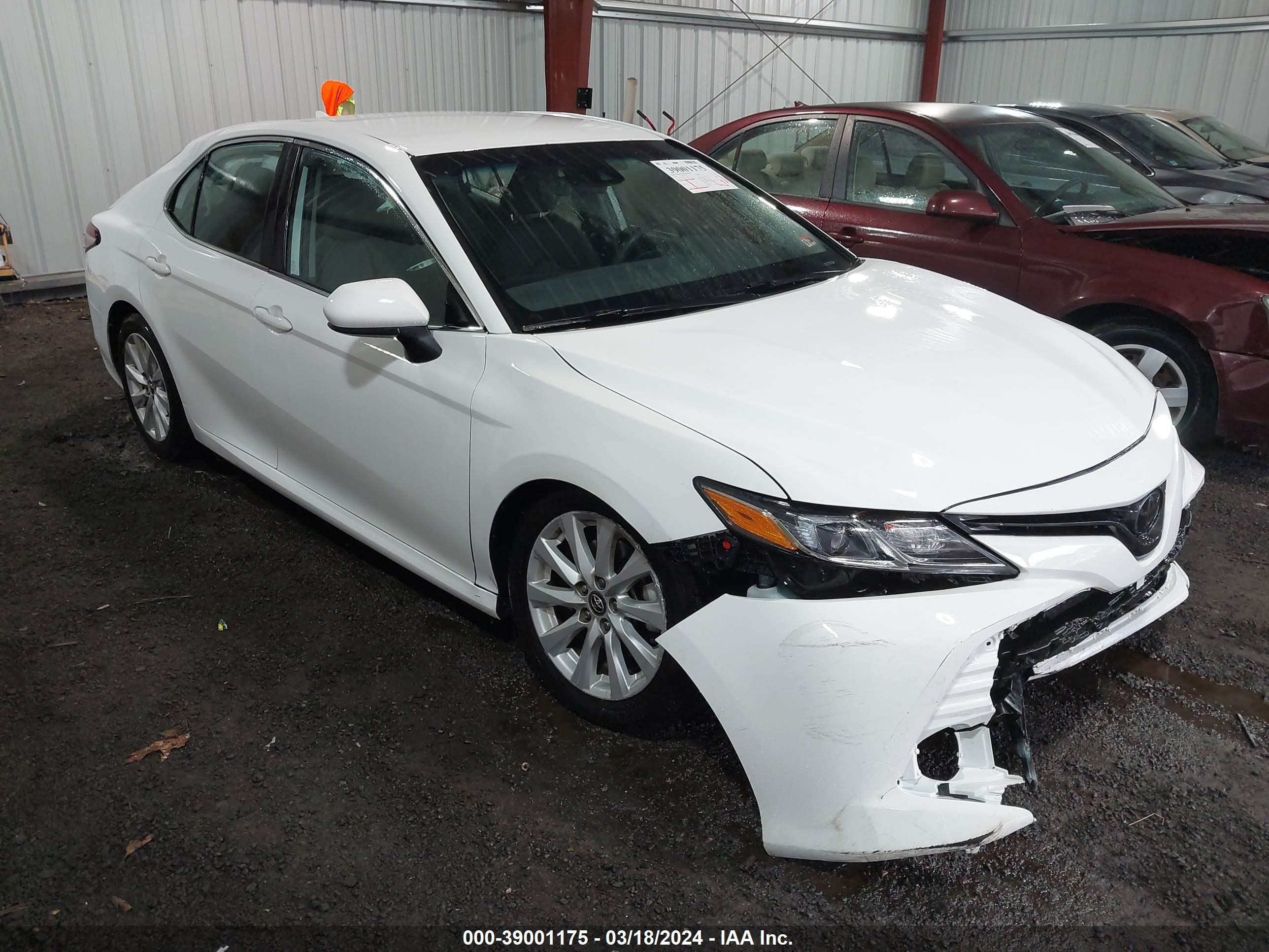 Photo 0 VIN: 4T1B11HK2KU288242 - TOYOTA CAMRY 