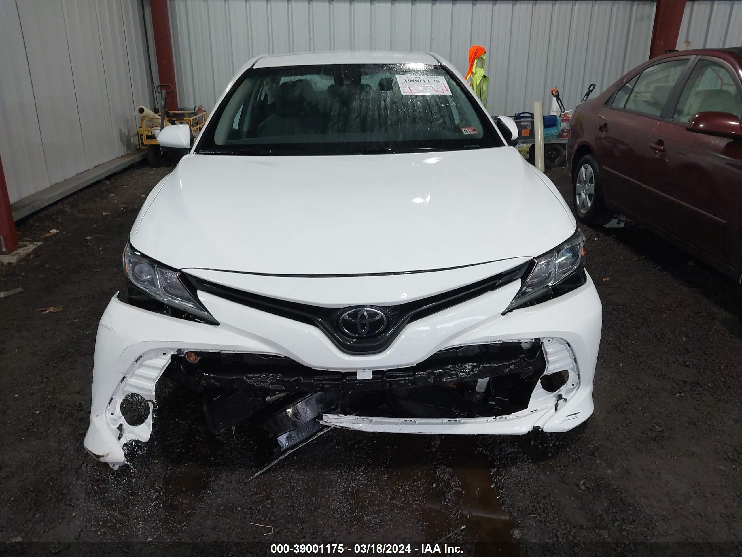 Photo 11 VIN: 4T1B11HK2KU288242 - TOYOTA CAMRY 