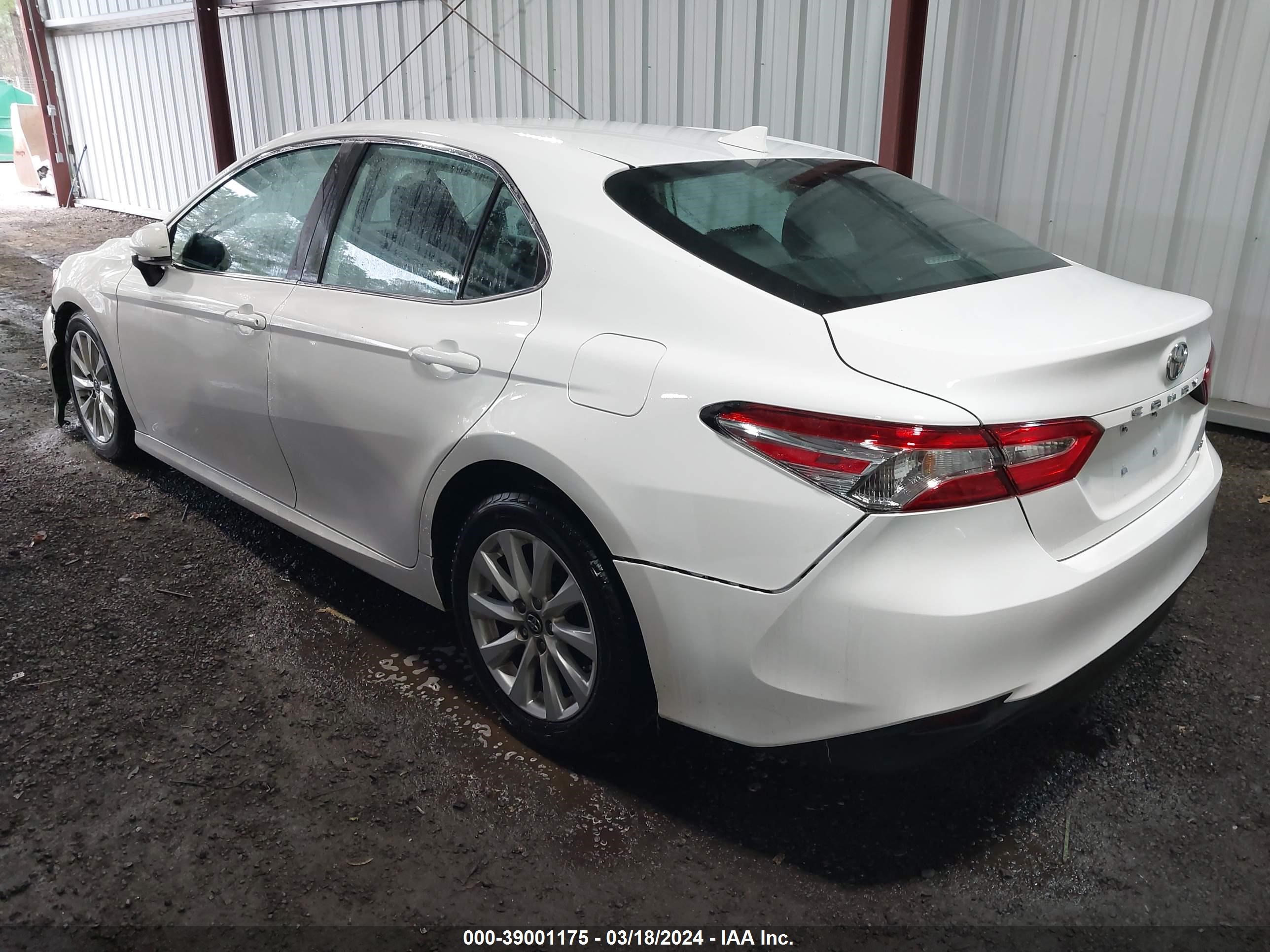 Photo 2 VIN: 4T1B11HK2KU288242 - TOYOTA CAMRY 