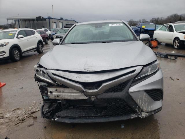 Photo 4 VIN: 4T1B11HK2KU695090 - TOYOTA CAMRY 