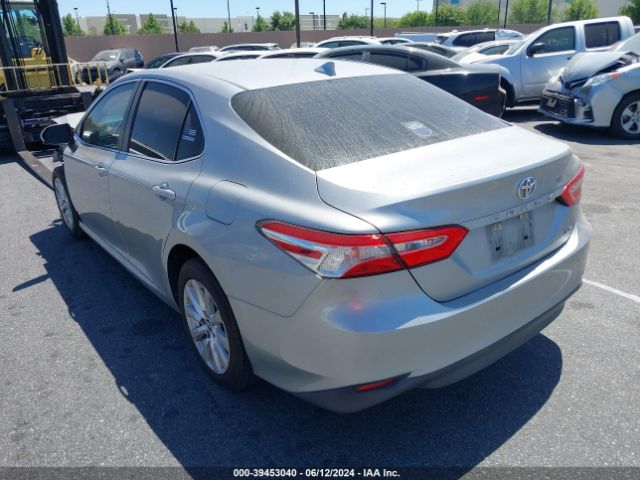 Photo 2 VIN: 4T1B11HK2KU780561 - TOYOTA CAMRY 