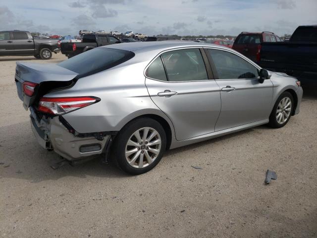 Photo 2 VIN: 4T1B11HK3JU024431 - TOYOTA CAMRY 