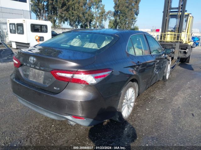 Photo 3 VIN: 4T1B11HK3JU028723 - TOYOTA CAMRY 