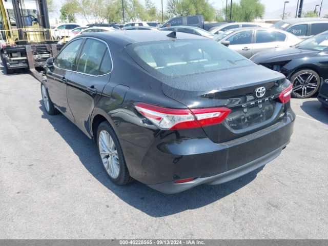 Photo 2 VIN: 4T1B11HK3JU038118 - TOYOTA CAMRY 