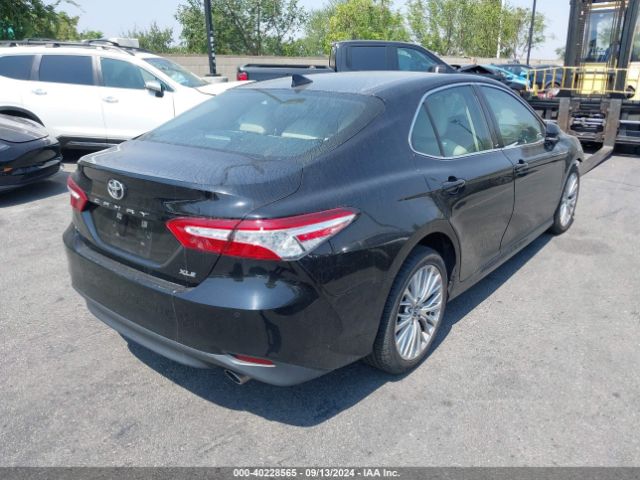 Photo 3 VIN: 4T1B11HK3JU038118 - TOYOTA CAMRY 