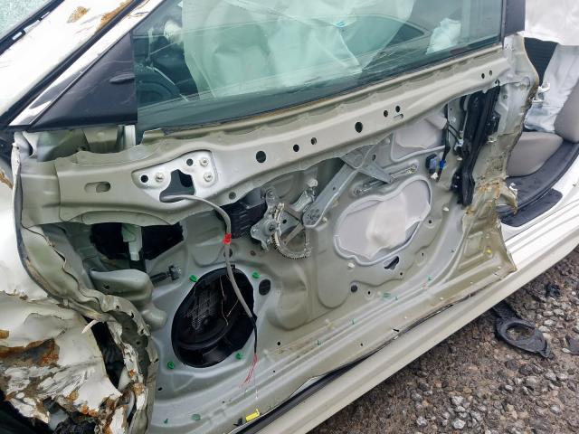 Photo 9 VIN: 4T1B11HK3JU043951 - TOYOTA CAMRY L 