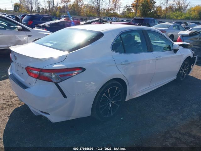 Photo 3 VIN: 4T1B11HK3JU048289 - TOYOTA CAMRY 