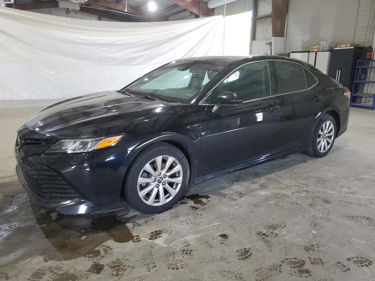 Photo 12 VIN: 4T1B11HK3JU055601 - TOYOTA CAMRY 