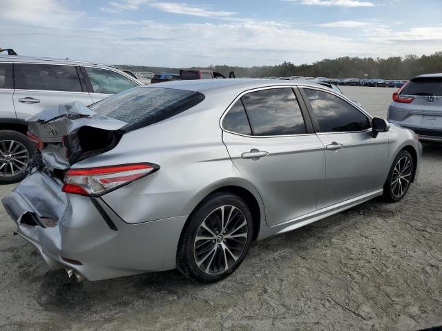 Photo 2 VIN: 4T1B11HK3JU056361 - TOYOTA CAMRY SE 