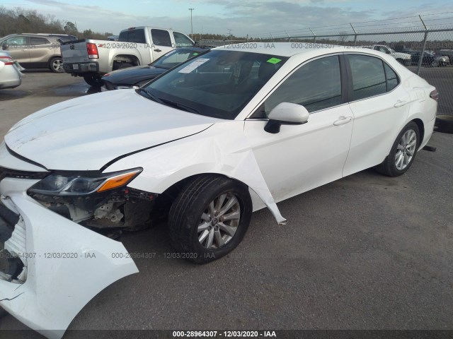 Photo 1 VIN: 4T1B11HK3JU057106 - TOYOTA CAMRY 