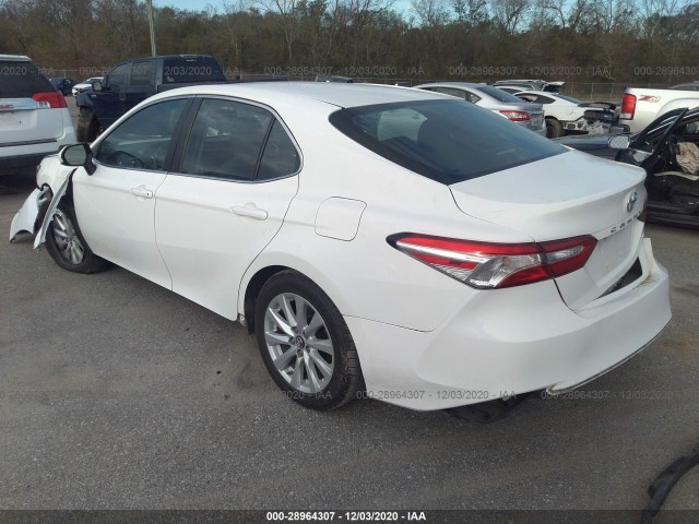 Photo 2 VIN: 4T1B11HK3JU057106 - TOYOTA CAMRY 