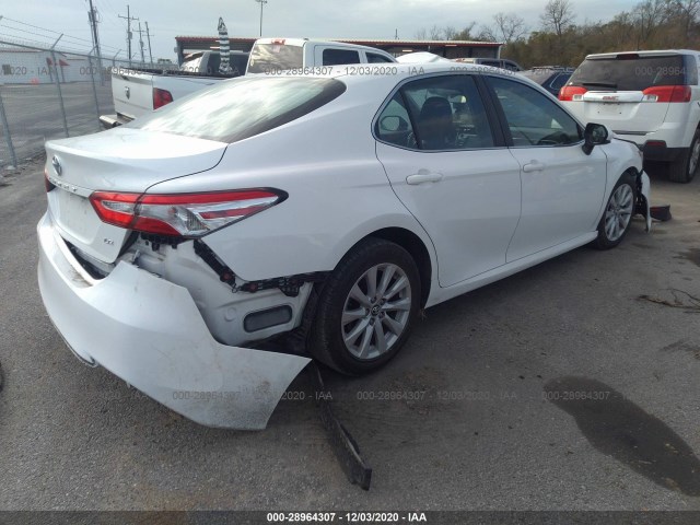 Photo 3 VIN: 4T1B11HK3JU057106 - TOYOTA CAMRY 