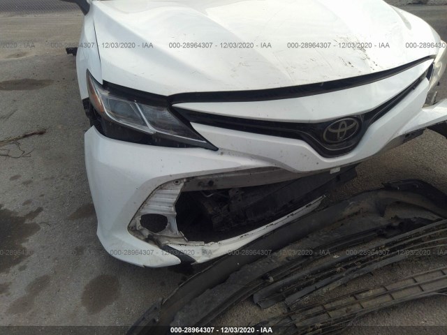 Photo 5 VIN: 4T1B11HK3JU057106 - TOYOTA CAMRY 